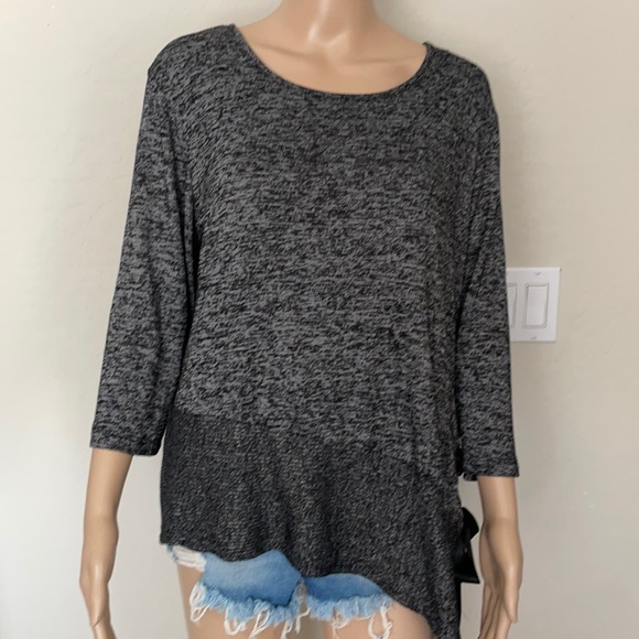 Dark grey top with bow - Picture 1 of 2